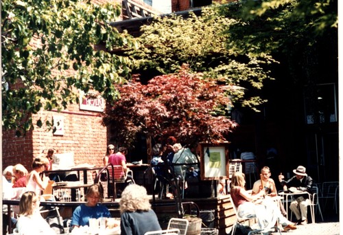 Cafezinho and Courtyard Commons