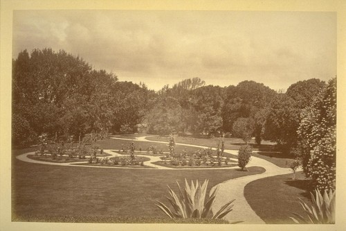 Formal garden, Baywood