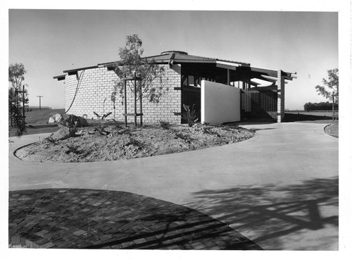 Irvine Information Center, 1963-1964