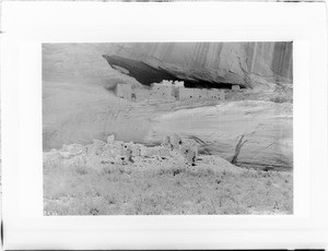 Indian cliff dwellings--White House--in the Canyon de Chelly, ca.1895