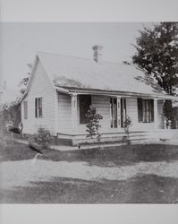 House associated with the Akers family and named "Sunny Slope," possibly near Schellville, about 1910