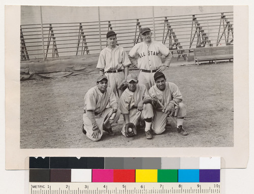 José "Chepe" Ruíz and Manuel "Manny" Delgado with baseball teammates