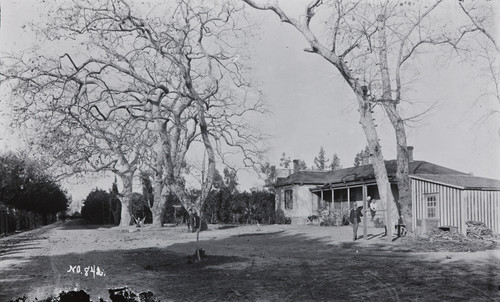 B.F. Conaway photograph of Snow residence