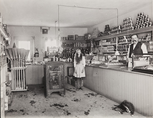 Lou P. Hickox photograph of interior of Edgar Grocery Store