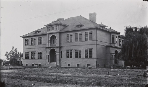 Photograph of a schoolhouse