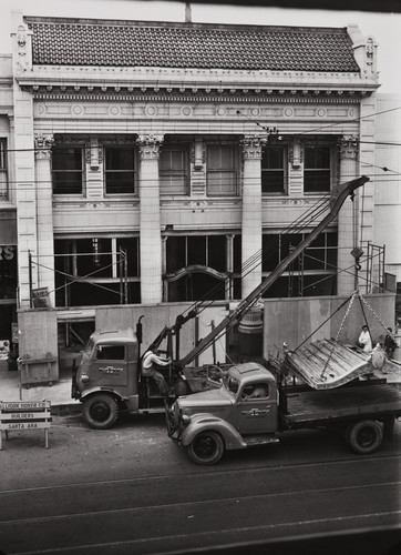 Russell Lutes photograph of the First National Bank of Santa Ana