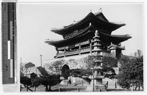 East Gate, Pyeng Yang, Korea, ca. 1920-1940