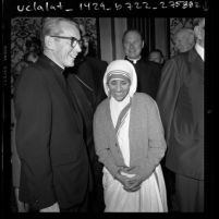 Mother Teresa and Timothy Cardinal Manning at Beverly Hilton luncheon in Los Angeles, Calif., 1973