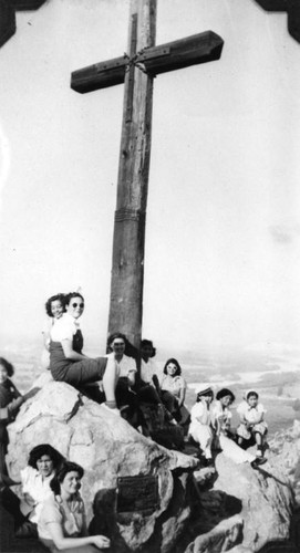 Women atop Mt. Rubidoux