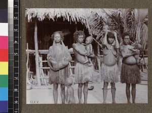 Women carrying babies, Delena, Papua New Guinea, ca. 1905-1915
