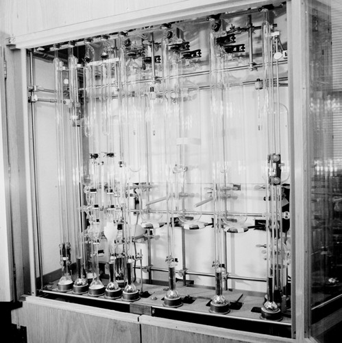 Lab of Charles D. Keeling at Scripps Institution of Oceanography. Keeling recorded atmospheric carbon dioxide at the Mauna Loa Observatory, thus showing an anthropogenic contribution leading to the greenhouse effect. The Keeling Curve measures the progressive buildup of carbon dioxide, a greenhouse gas, in the atmosphere. As a result Keeling was presented with a "special achievement award" from the 45th Vice President of the U.S. Albert Arnold Gore. In 2002, George W. Bush, 43rd President of U.S. presented Keeling with the National Medal of Science, the highest national award for scientific research lifetime achievement for 40 years of outstanding scientific research associated with monitoring of atmospheric carbon dioxide in connection with the Mauna Loa Observatory. October 19, 1988