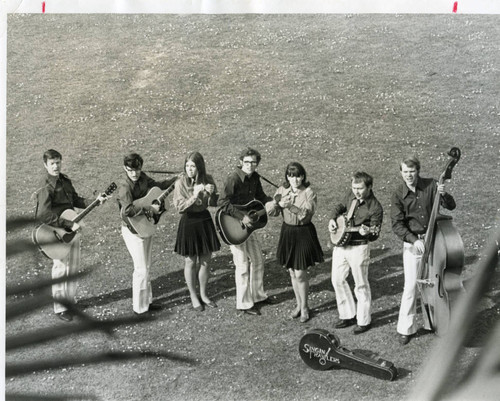 Singin' Trav'lers group photo, 1970