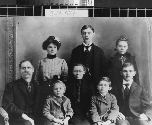 Group portrait of Adam Lung and family from Rio Oso (Calif.)