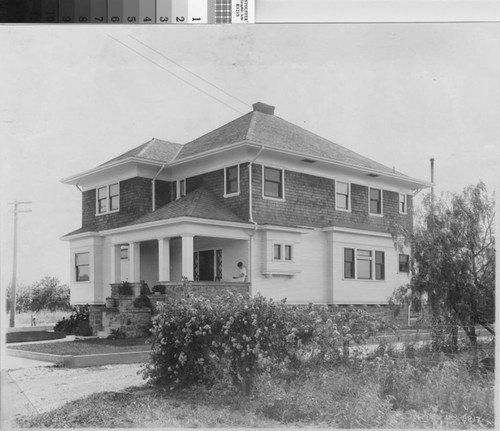 Photograph of Barr Residence, Yuba City (Calif.) Photograph of Barr Residence, Yuba City (Calif.) Photograph of Barr Residence, Yuba City (Calif.) Photograph of Barr Residence, Yuba City (Calif.) Photograph of Barr Residence, Yuba City (Calif.) Photograph of Barr Residence, Yuba City (Calif.)