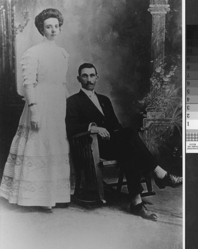 Photograph of the wedding of Jay and Ida Perry in 1909