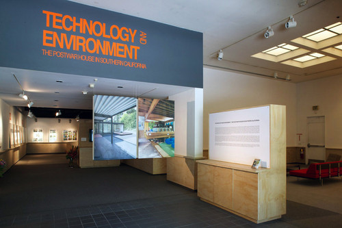 Entry Banner Front
