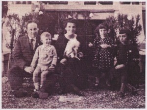 Photograph of probably the Emilio Cattaneo family, featuring Achille Viterbi at left