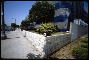 Wrapped multiple dwelling unit (MDU), Los Angeles, 2005