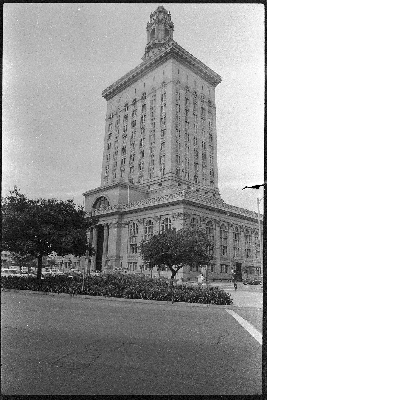 Exterior of Oakland city hall