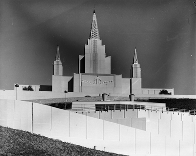 Exterior of the Oakland California Temple