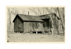 Big Pine, abandoned farmhouse