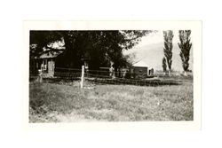 Big Pine, Hession farmhouse, abandoned