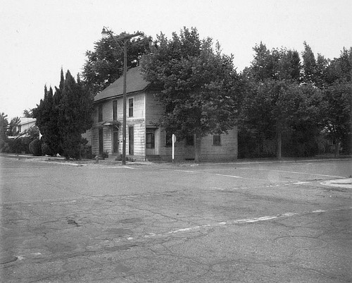 Lovejoy House Built in 1872, Tulare, Calif