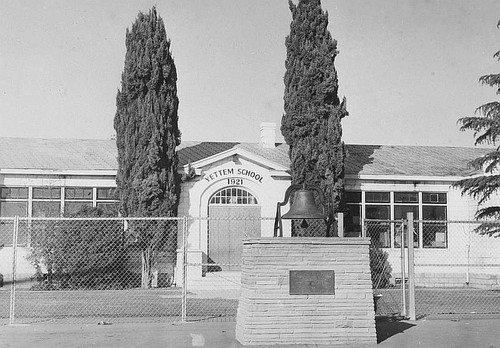 Plaque at Yettem School, Yettem, Calif., 1955