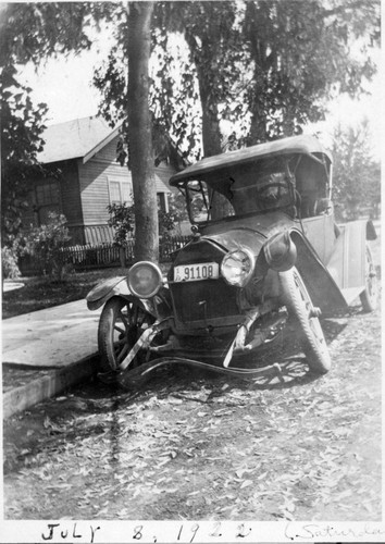 1922 Auto Accident, Visalia, Calif