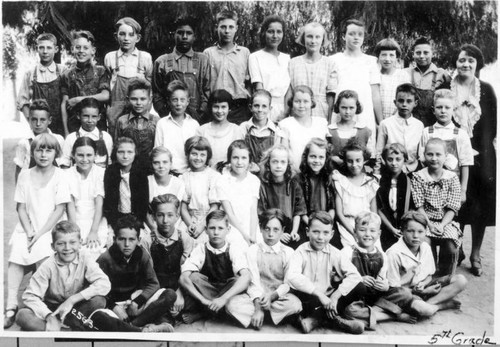 Class Photo, Lincoln Grammar School, Exeter, Calif., 1923