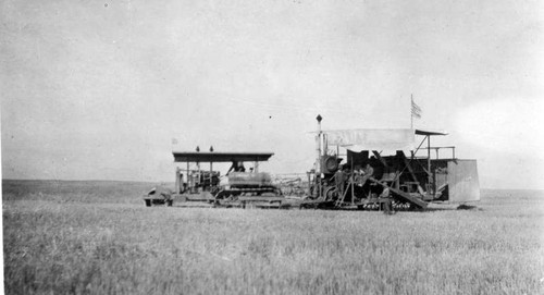 Holt Harvester, Porterville, Calif., 1916