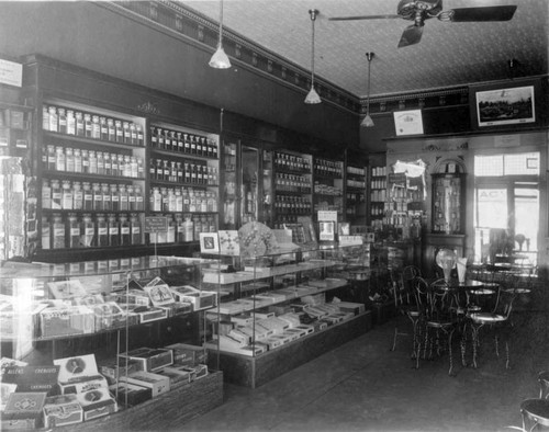 Claulses' Pharmacy, Porterville, Calif., 1907