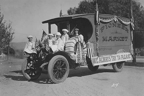 Armistice Day Parade, Porterville, Calif., 1922
