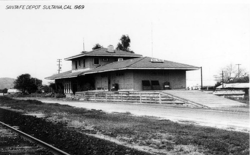 Santa Fe Railroad Depot, Sultana, Calif., 1969