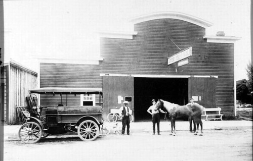 Livery Stable, Dinuba, Calif., ca 1900