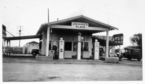 Highway 99 Rest Stop, Tipton, Calif., 1947
