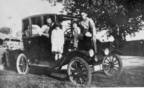 Joe's Flea, Dinuba, Calif., 1925