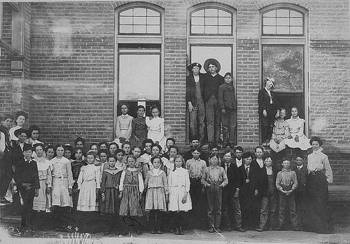 Morton St. School, Porterville, Calif., 1904