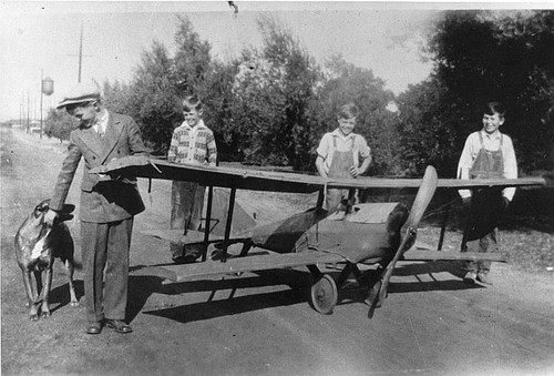 Vernon Baird and Brothers, Strathmore, Calif., 1927