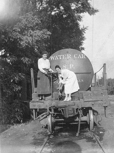 Girls on Water Car, Lindsay, Calif., 1919