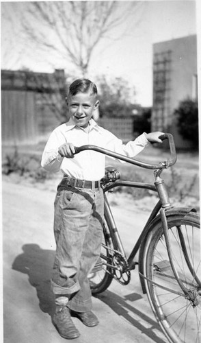 Sonny McGrew, Visalia, Calif., 1946