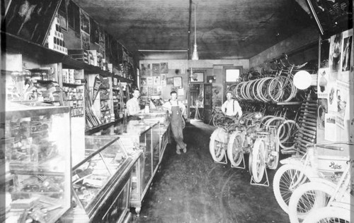Woodhouse Cyclery, Dinuba, Calif., 1916