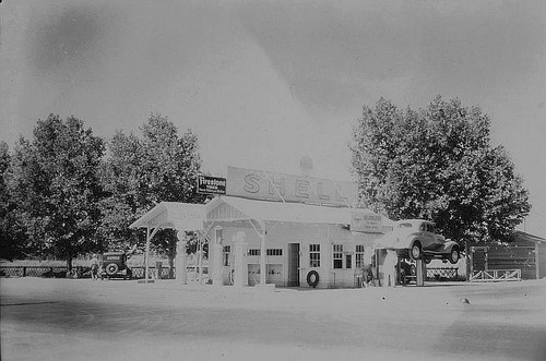 Gas Station, Strathmore, Calif., 1934