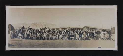 Block 17 residents, 1943, Manzanar