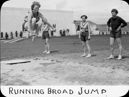 Running broad jump / Lee Passmore
