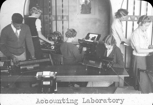 Accounting laboratory / Lee Passmore