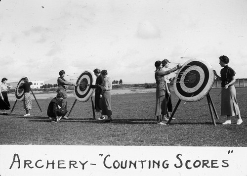 Archery - "counting scores" / Lee Passmore