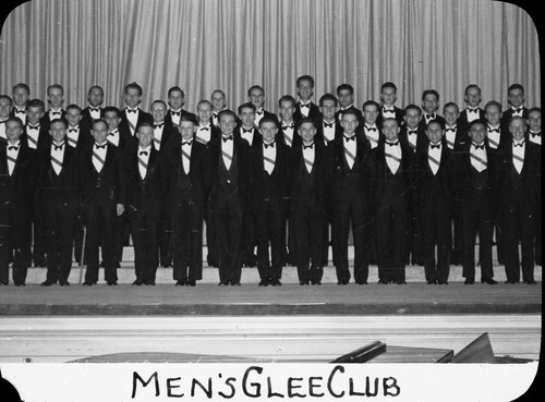 Men's Glee Club / Lee Passmore