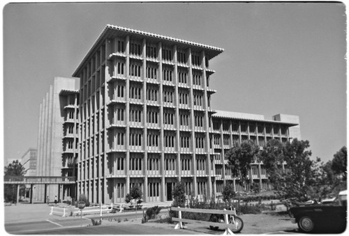 Applied Physics and Mathematics Building