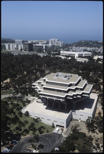 Geisel Library and John Muir College